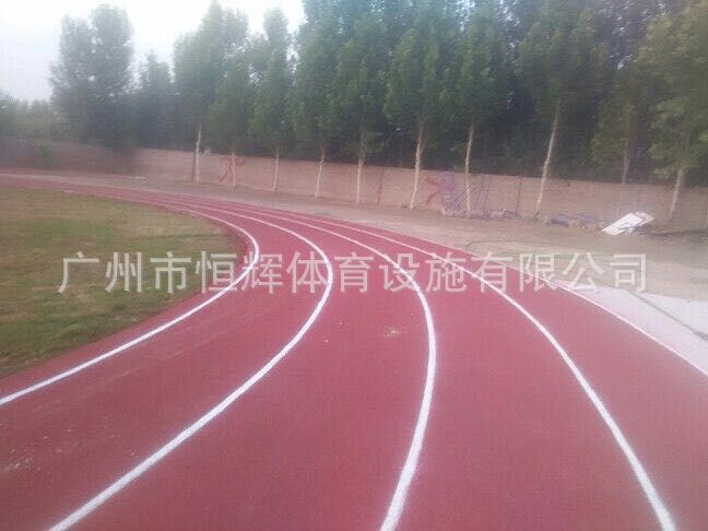 塑胶球场的安全地垫山东德州市禹城市辛店镇中心小学完工！